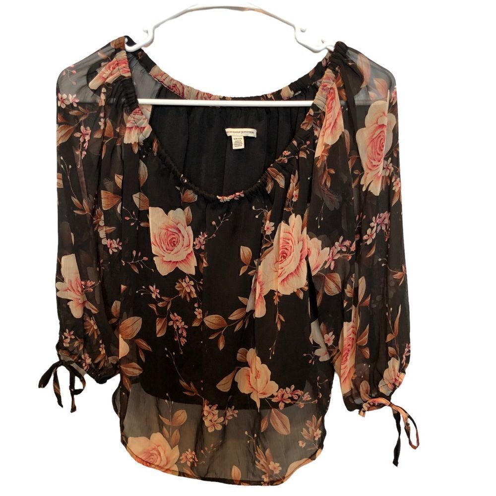American Eagle Outfitters 3/4 Sleeve Blouse Boat neck, sheer black/pink roses S